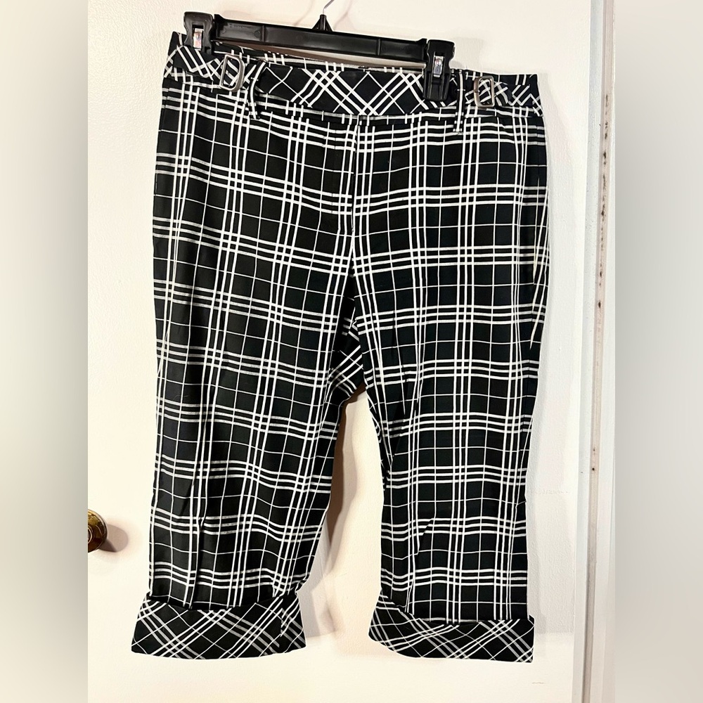 Abbie Mags Black and White Plaid Capri Pants